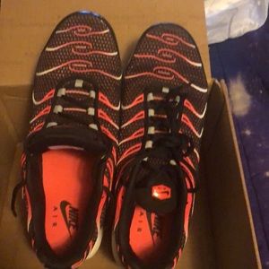 Nike Air Max Plus
Hot Lava new not worn shoes size 13 no box usps box only